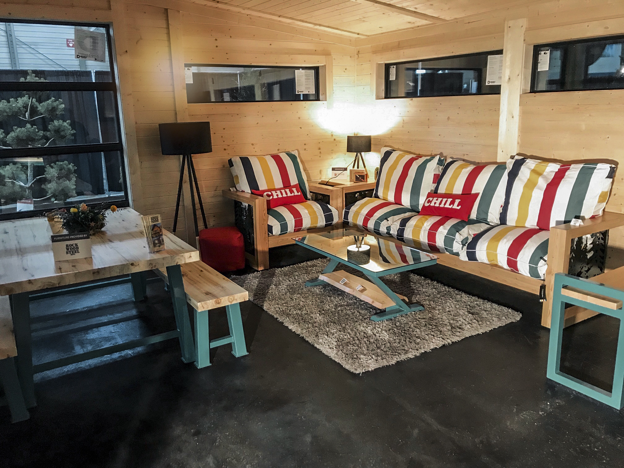 Why Choose to Build A Knotty Pine Cabin?
